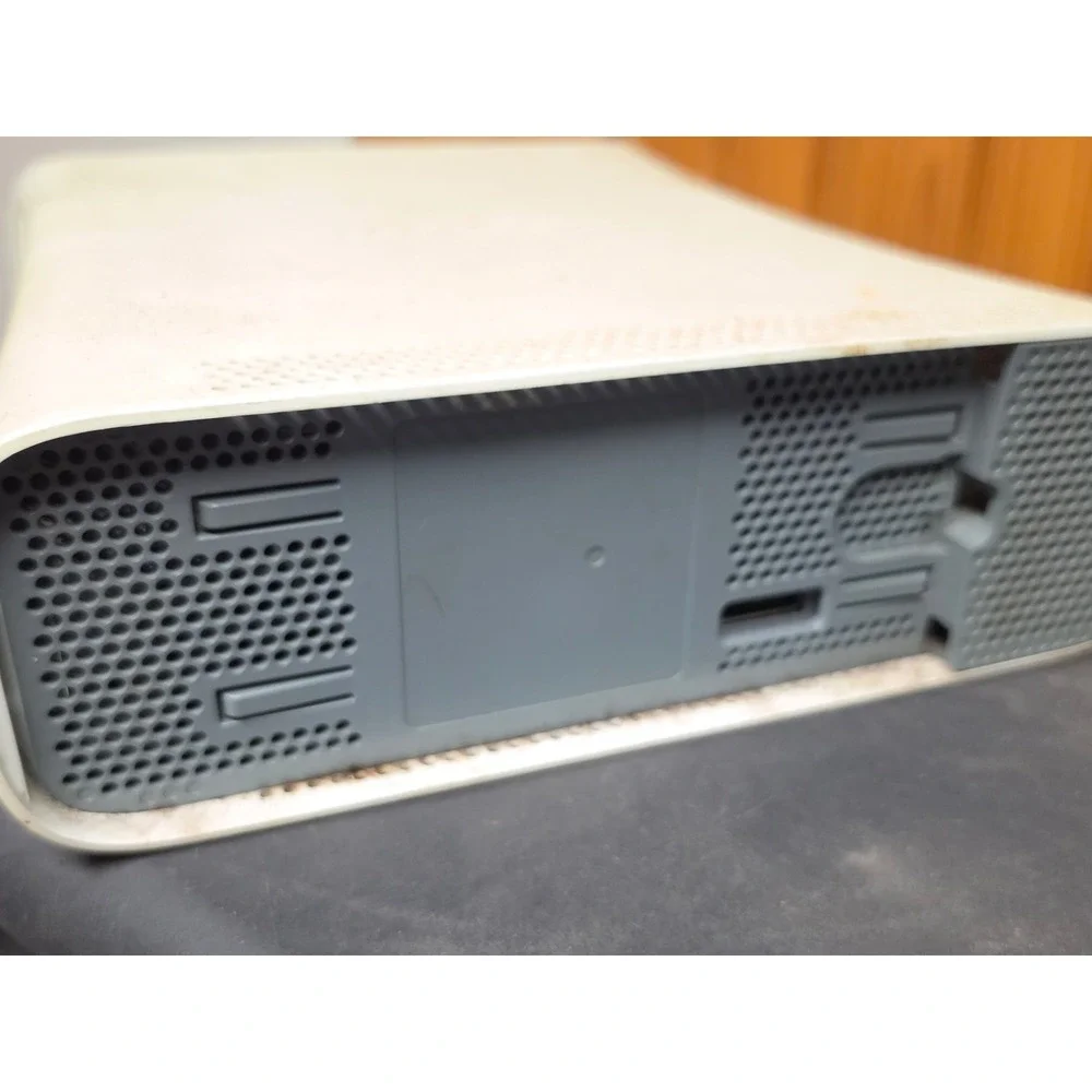 Microsoft Xbox 360 Console White HDMI 2008-11-22 For Parts or Repair